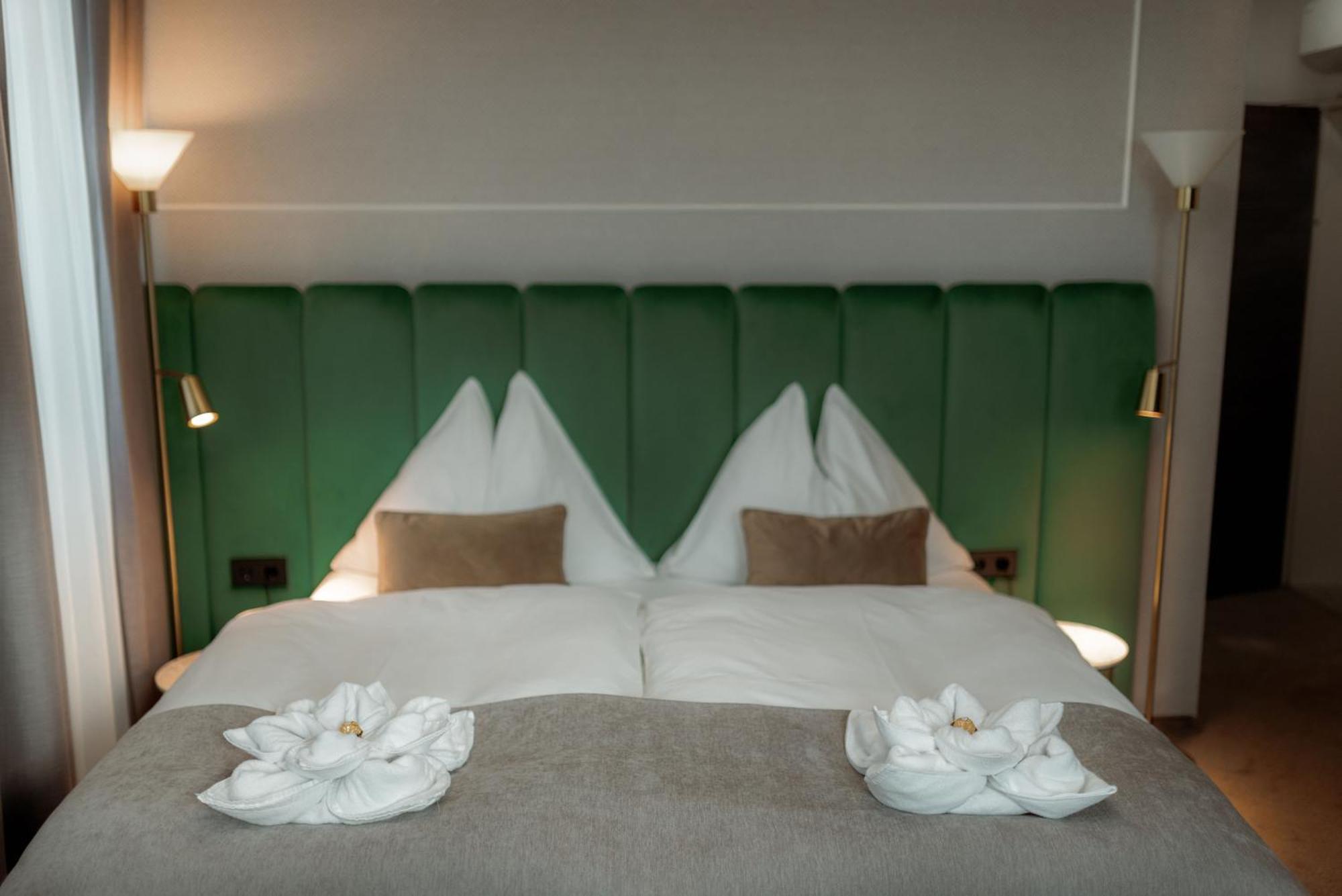 Ned Hotel Graz Bagian luar foto