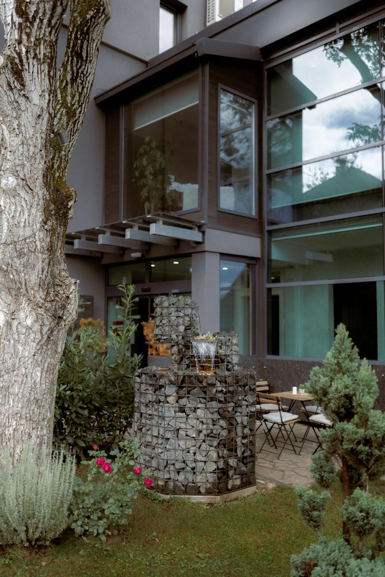 Ned Hotel Graz Bagian luar foto